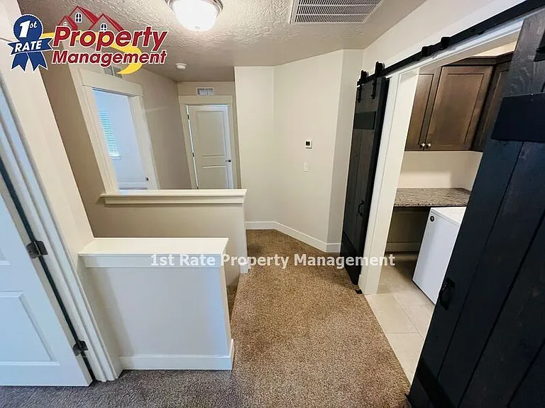 431 S Academy Ln — Photo 7