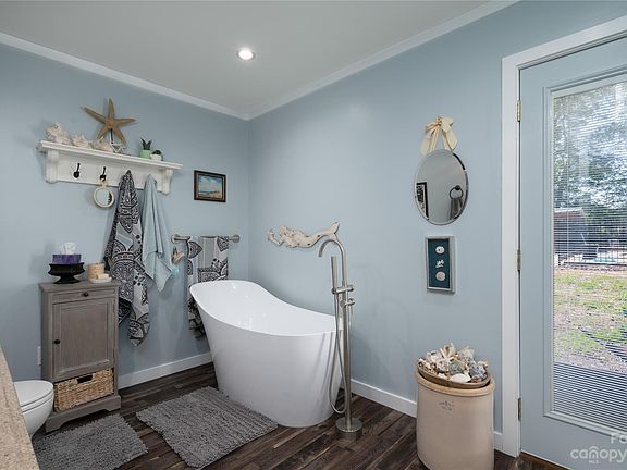 5th image of 1285 Pell Dr