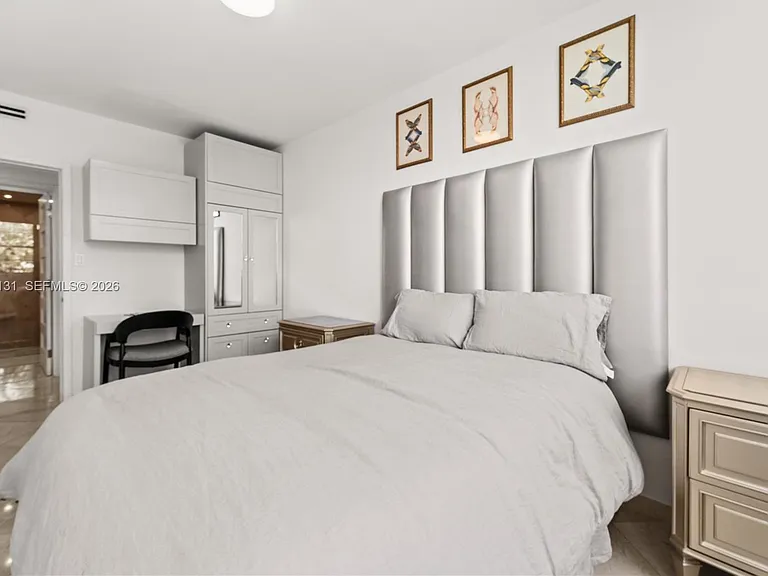 5640 Collins Ave #4D — Photo 12
