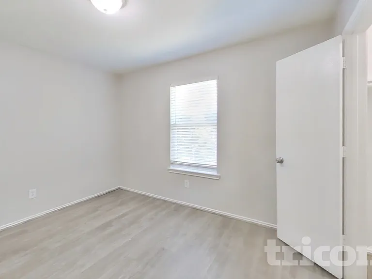 12402 Grossmount Dr — Photo 11