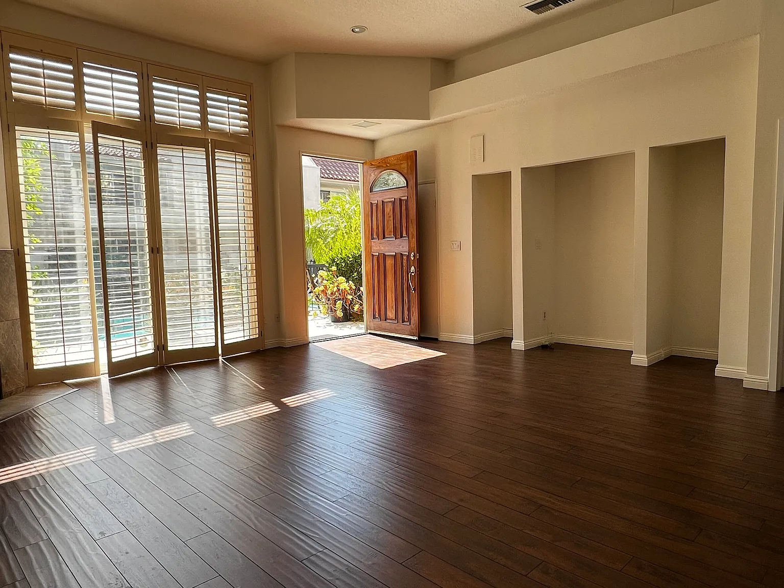 2 bed, 2119 sqft, $3,950 — Photo 4