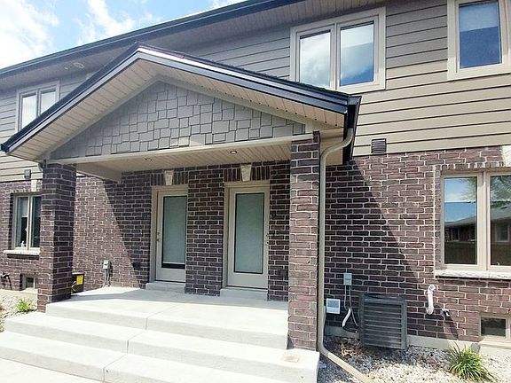 3rd image of 204 Beechwood Dr #9