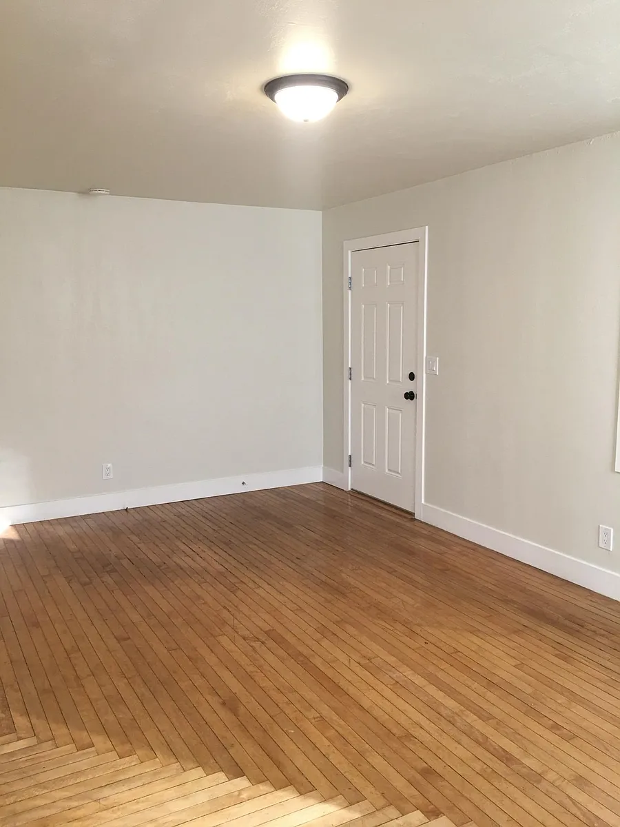 Building Photo - 375 Verano Ave