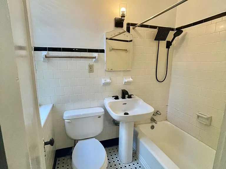 312 E Liberty St #B — Photo 22