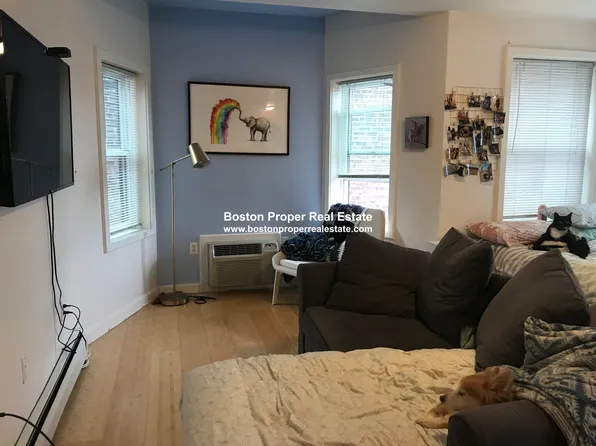 461 Park Dr Unit 504, Boston, MA 02215