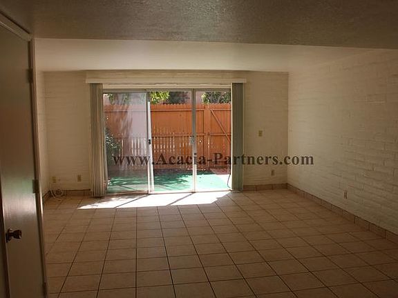 3rd image of 2875 N Tucson Blvd APT 42