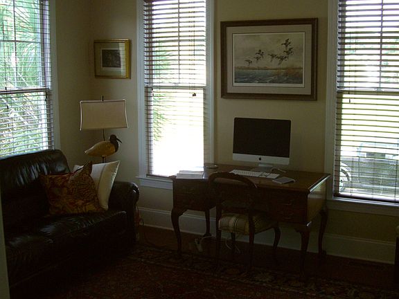 Bedroom 1/Den