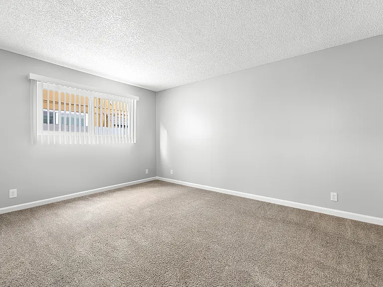 Imperial Place Apartments — Photo 16