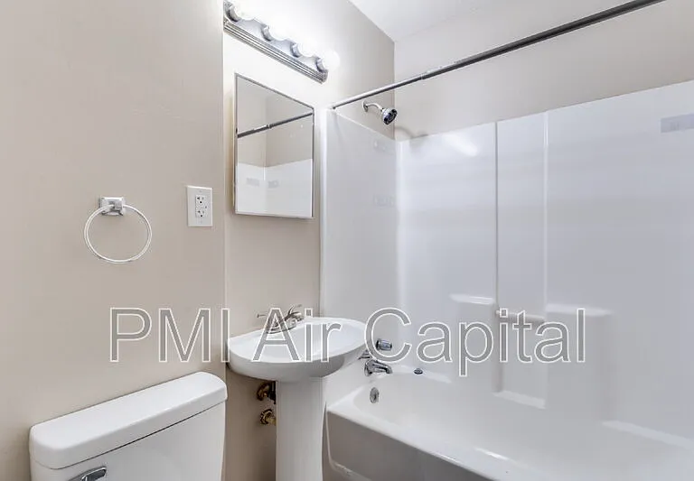 4910 E Gilbert St — Photo 10