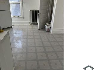 217 3rd Ave APT 2E, Joliet, IL 60433