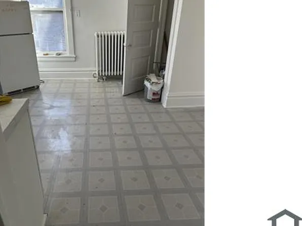217 3rd Ave APT 2E, Joliet, IL 60433
