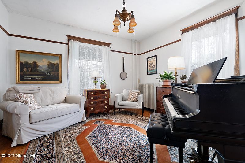 4th image of 56 Voorheesville Avenue