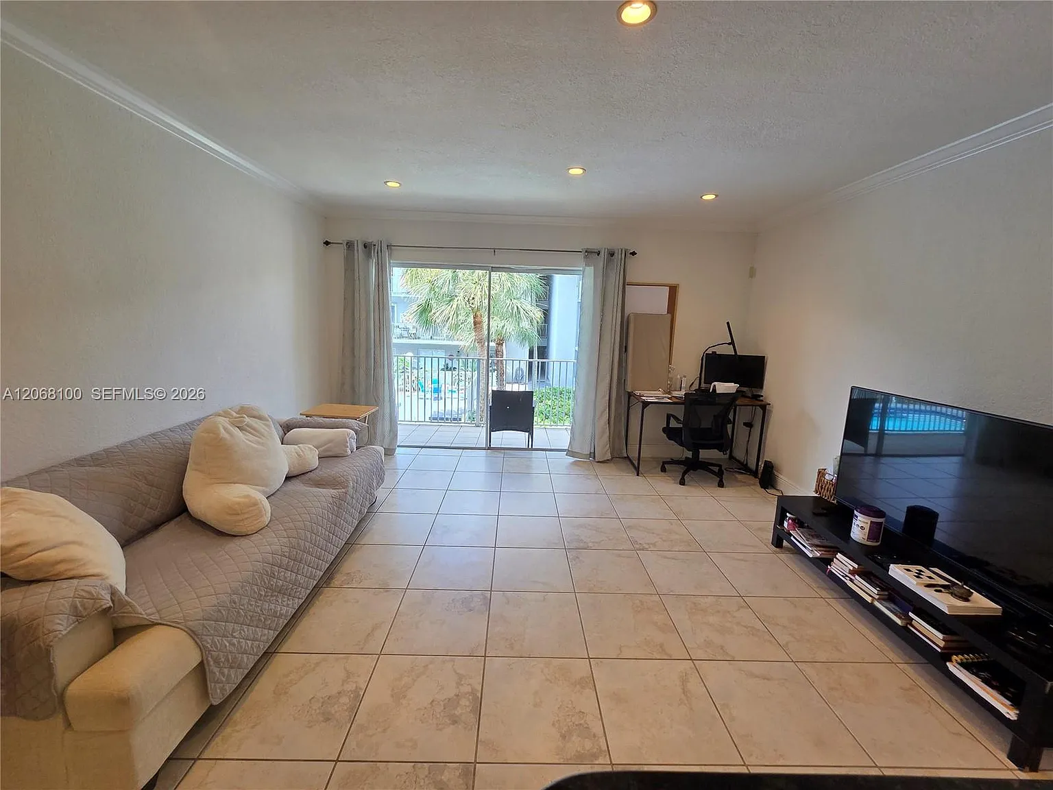 2 bed, 940 sqft, $2,500 — Photo 2