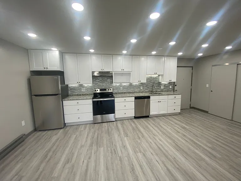 456B4 Tolland Tpke #B4 — Photo 1