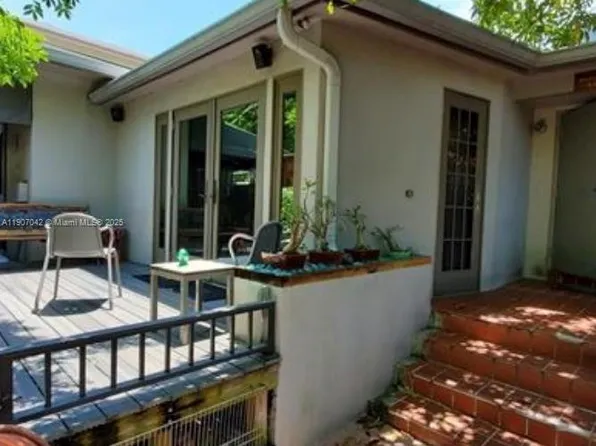 6918 NE 5th Ave, Miami, FL 33138