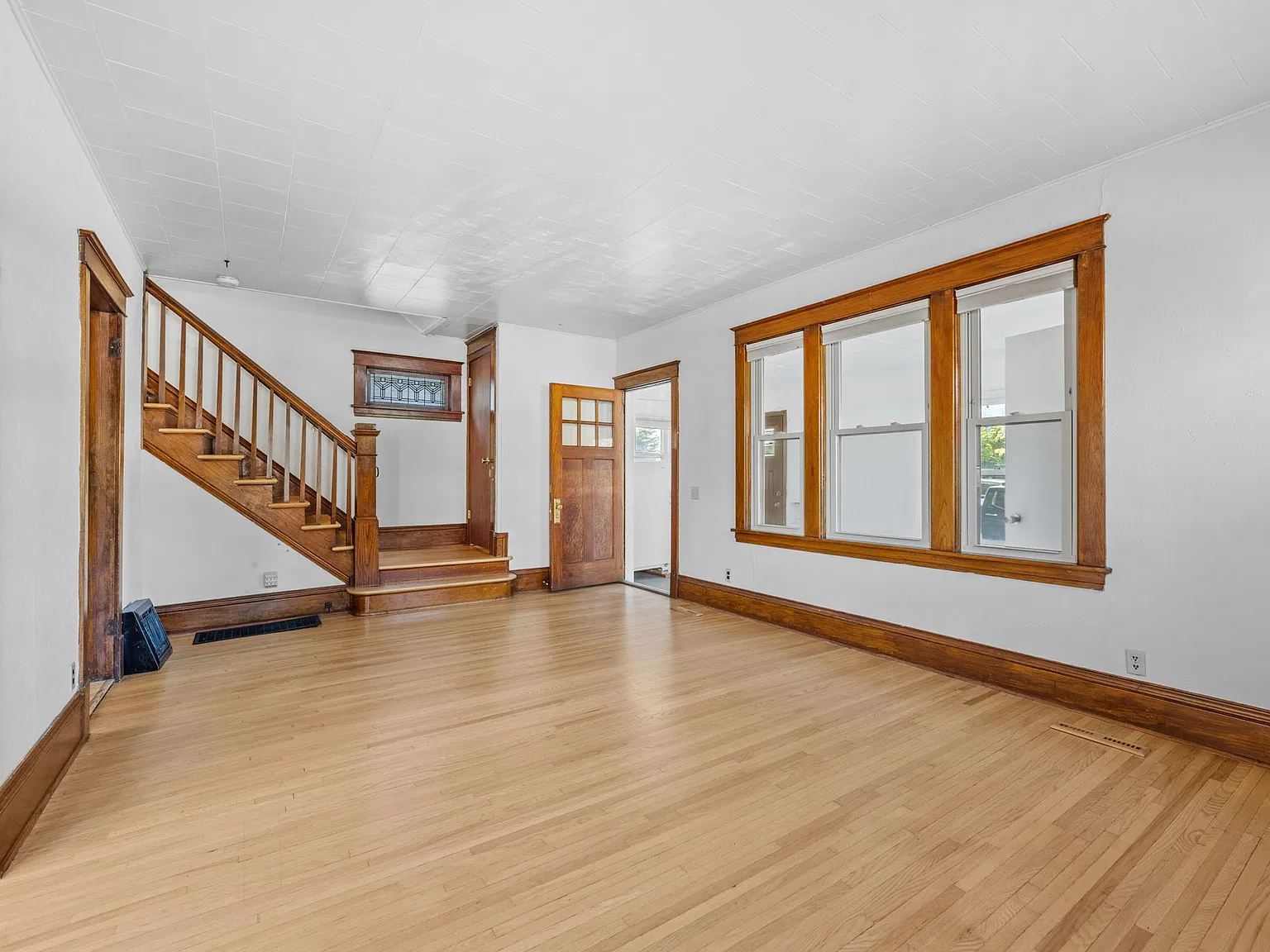 Selby Home - 1625 — Photo 3