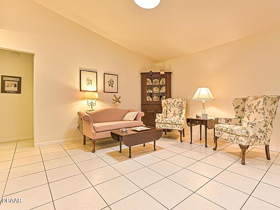 3rd image of 512 Cherrywood Dr