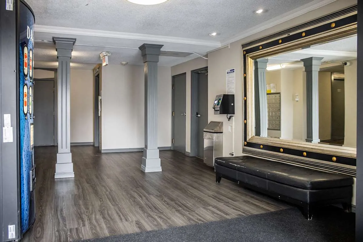 1204 Yates Street Apartments — Photo 4