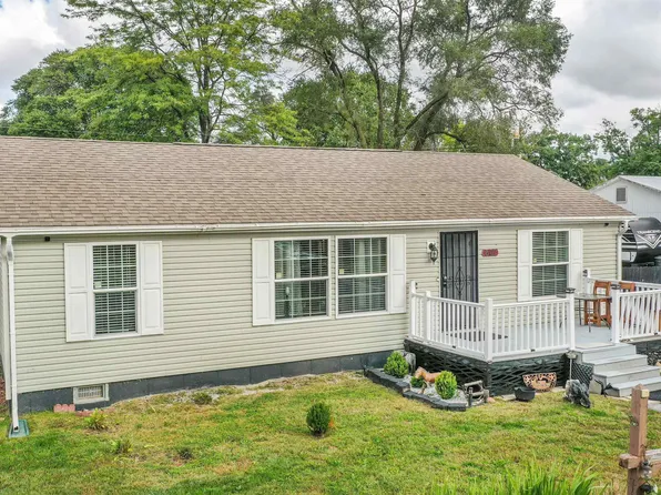 607 W Davis St, Hamlet, IN 46532