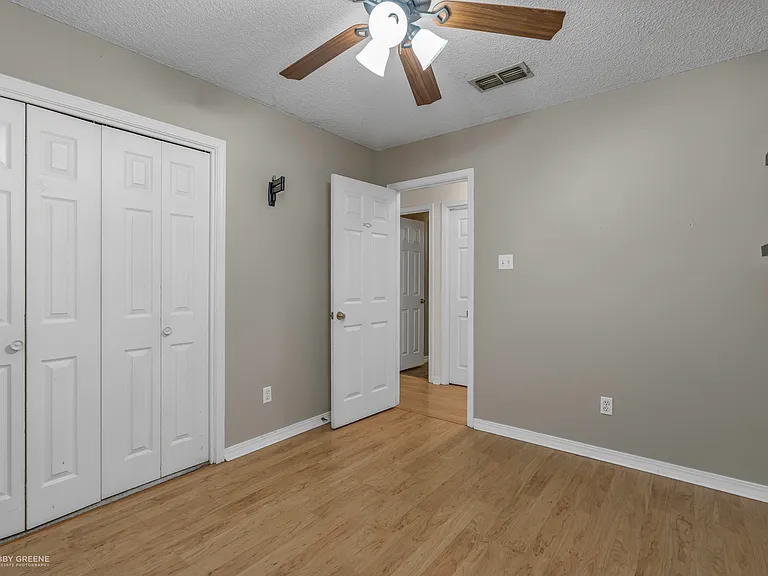 921 Pennington Ln — Photo 9