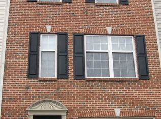 702 S Silversmith Ln, Newark, DE 19702