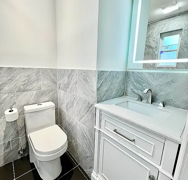 187 Meserole St #3R — Photo 9