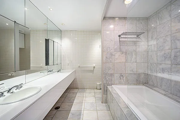 Sold by Sotheby's International Realty | media 25