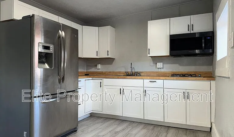 1611 San Juan St #C — Photo 3