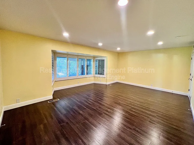 1111 W San Jose Ave — Photo 13