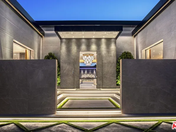 145 N Mapleton Dr, Los Angeles, CA 90077