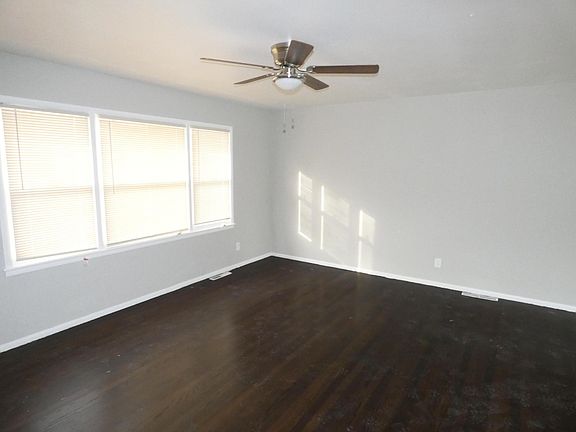 4th image of 7804 E 92nd St