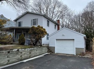 230 Oakwood Rd, Huntington Station, NY 11746