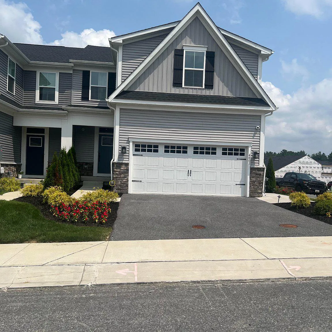 3 bed, 3.5 bath, 2706 sqft, $4,000 — Photo 1