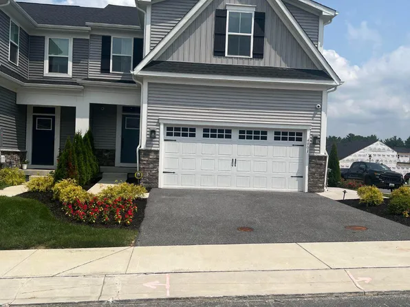 4001 Rudy Dr, Sykesville, MD 21784