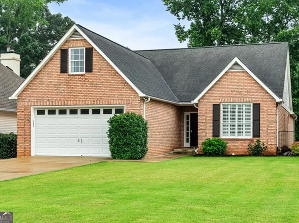 425 Fairway Ct, Newnan, GA 30265