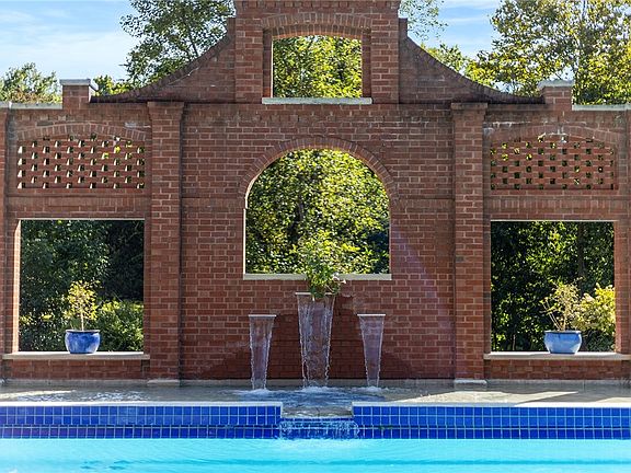 4th image of 898 Persimmon Rd