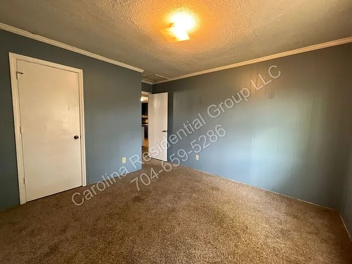 1380 Fairley Ave #B — Photo 11