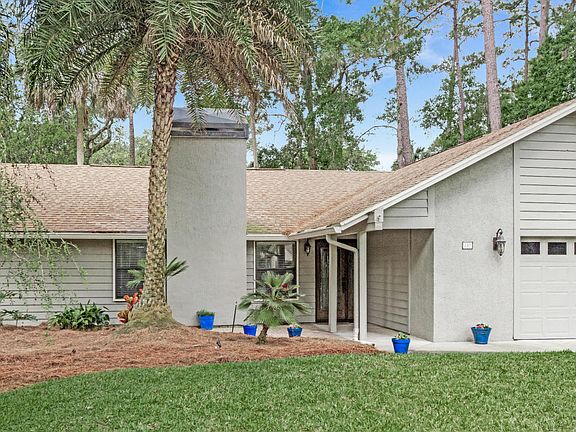 3rd image of 742 Palmera Dr E