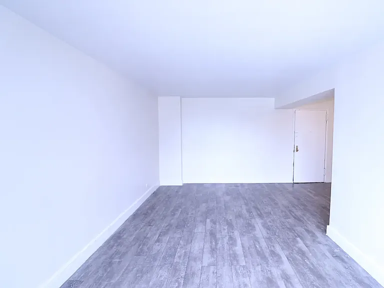 132-45 Maple Ave #607 — Photo 2