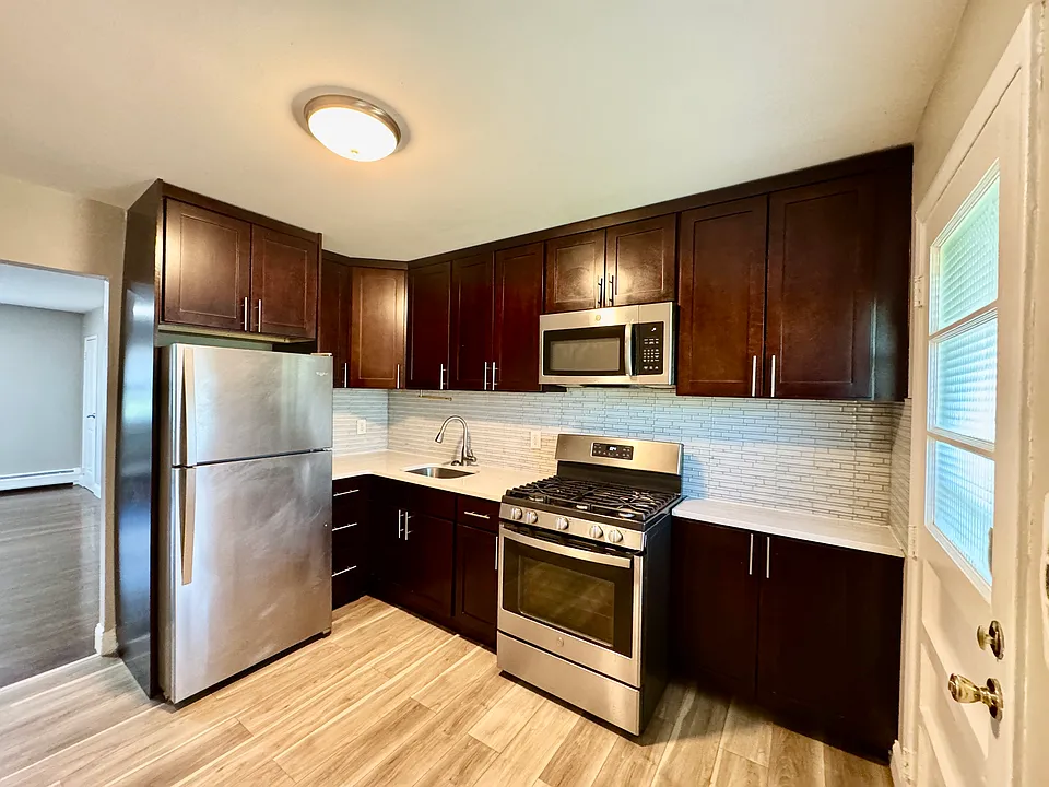 501 Rahway Ave #14