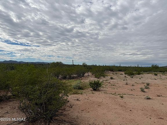 3rd image of 20452 N Oracle Rd