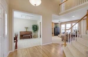 4th image of 5301 Hilltop Dr