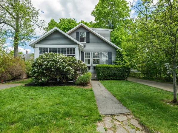 21 Park St, South Hamilton, MA 01982