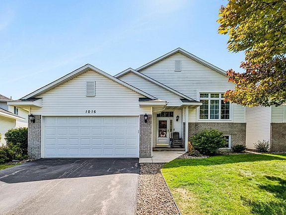 2nd image of 1016 Lilac Ct