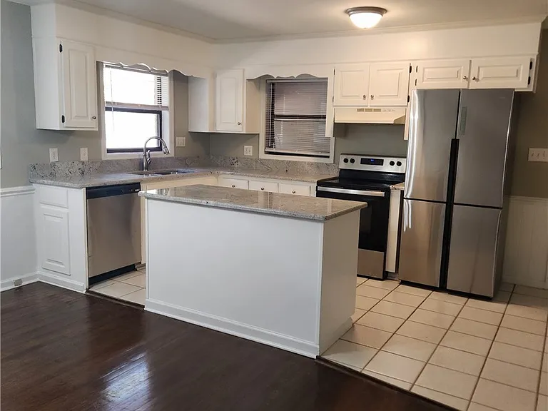1406 Raeford Rd — Photo 4