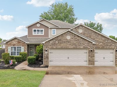 2704 W Imperial St, Broken Arrow, OK, 74011