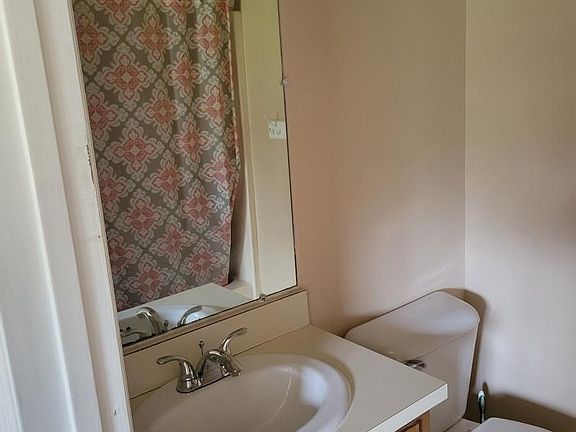 4th image of 430 Charter Ct #430