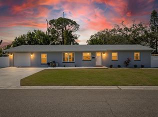 8050 Carolyn St NE, Saint Petersburg, FL 33702