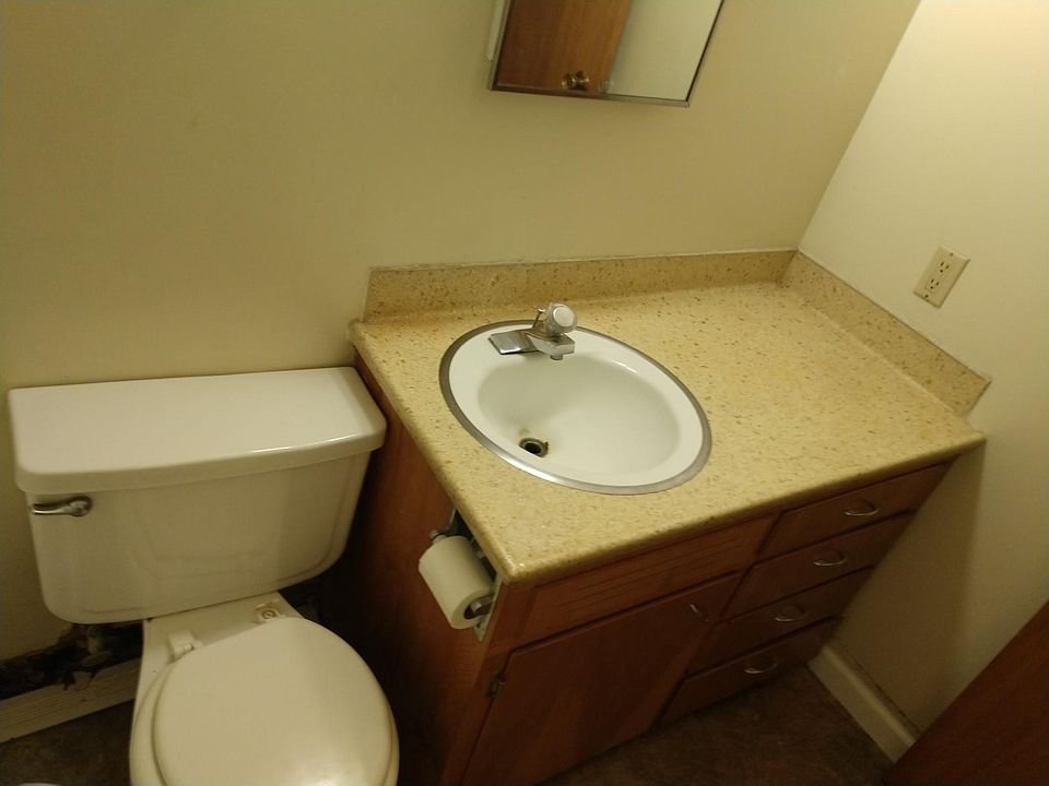 1st image of 411 N Elm St #B