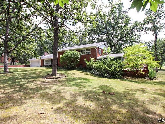 2nd image of 612 Oak Ave